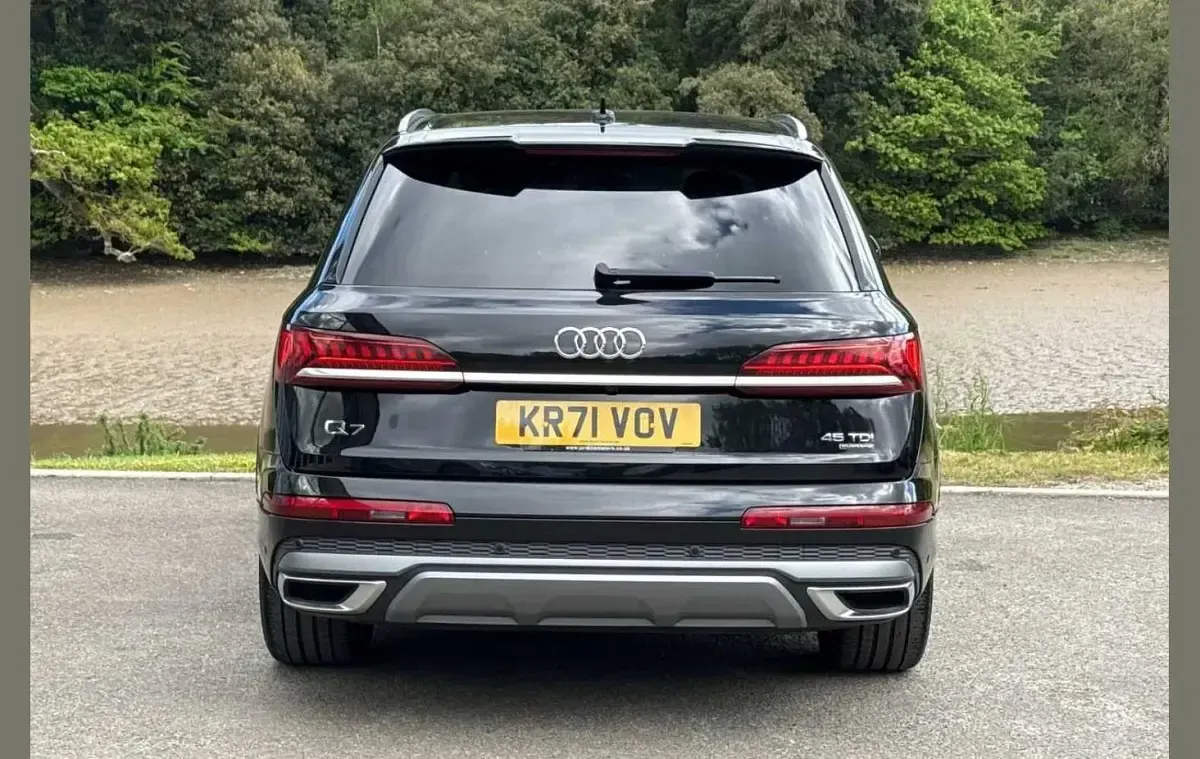 Used Audi Q7 S-Line 228 HP (167 kW) 2021 Black SUV