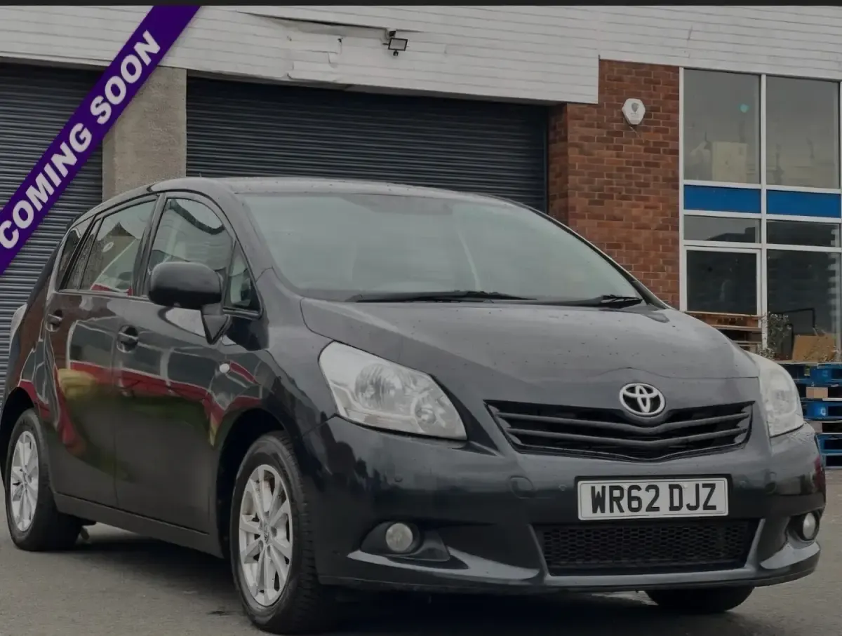 Used Toyota Verso 126 HP (92 kW) 2012 Black MPV
