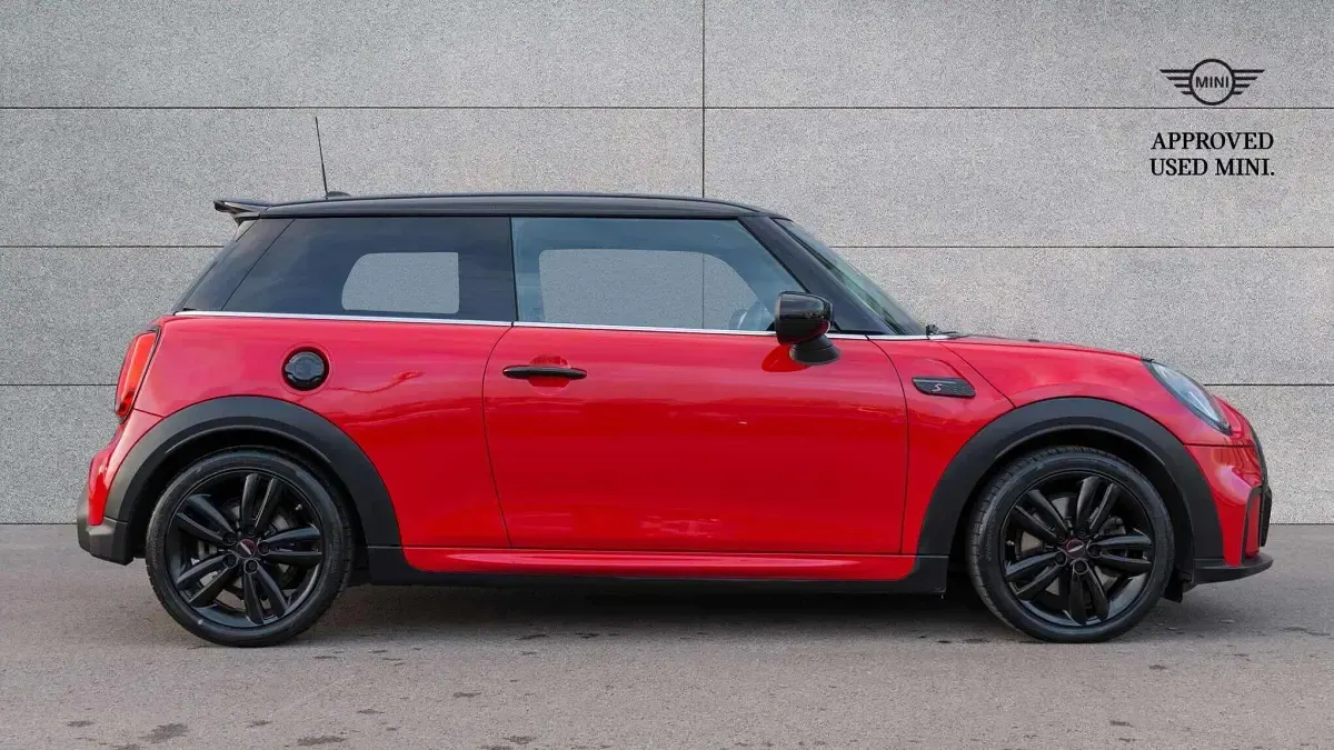 Używany Mini Cooper S Hatch 176 KM (129 kW) 2023 Czerwony Hatchback