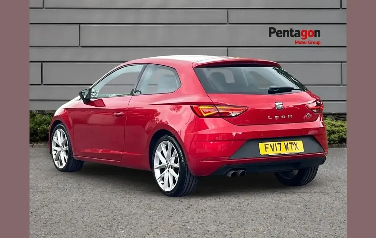 Used Seat Leon FR 147 HP (108 kW) 2017 Red Hatchback