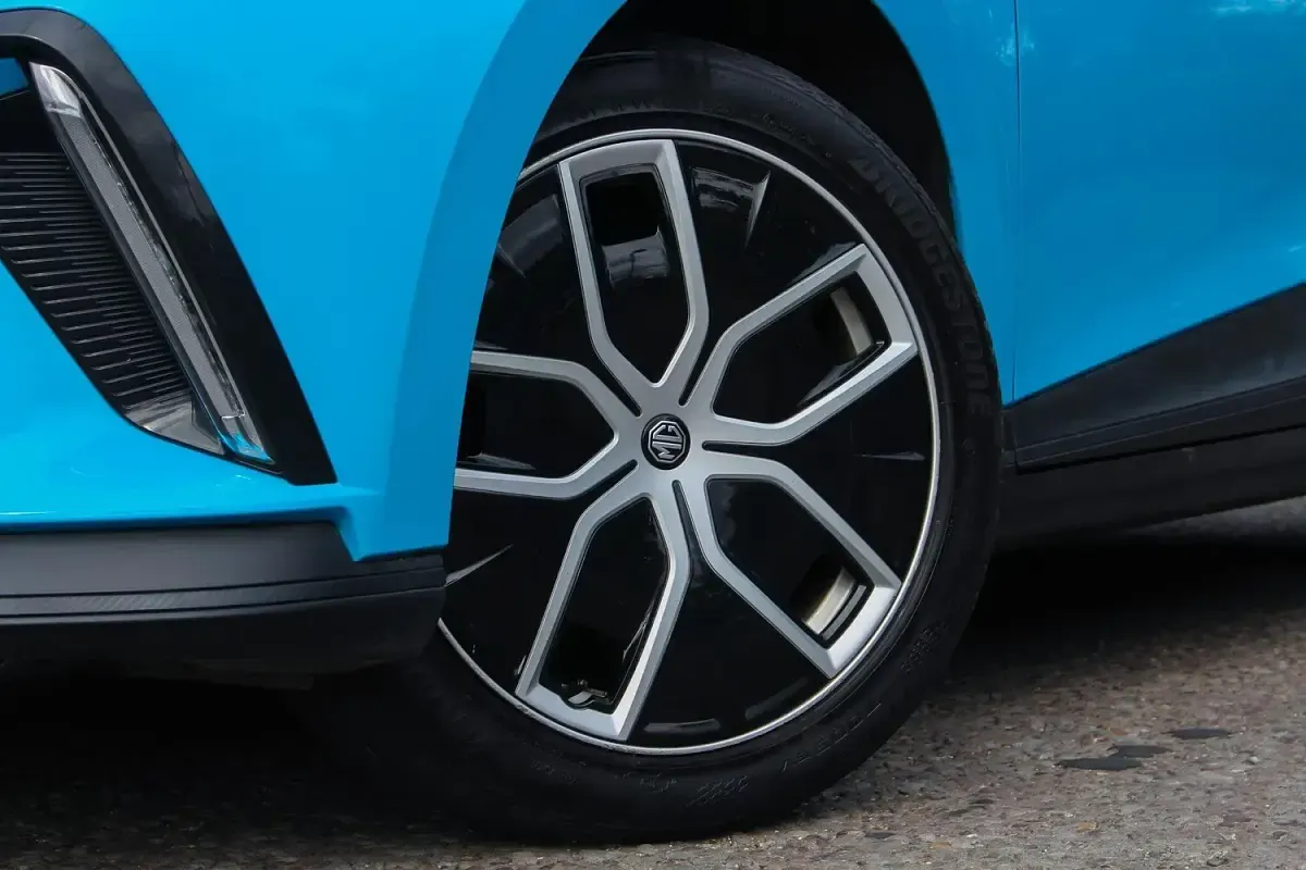 Used MG MG4 EV Trophy 150 kW (204 HP) 2024 Blue Hatchback