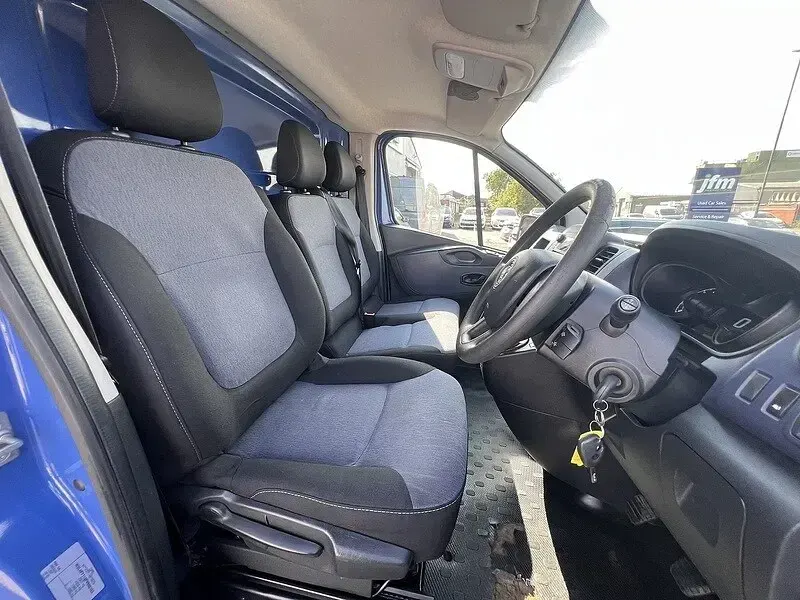 Used Vauxhall Vivaro 90 HP (66 kW) 2026 Blue MPV