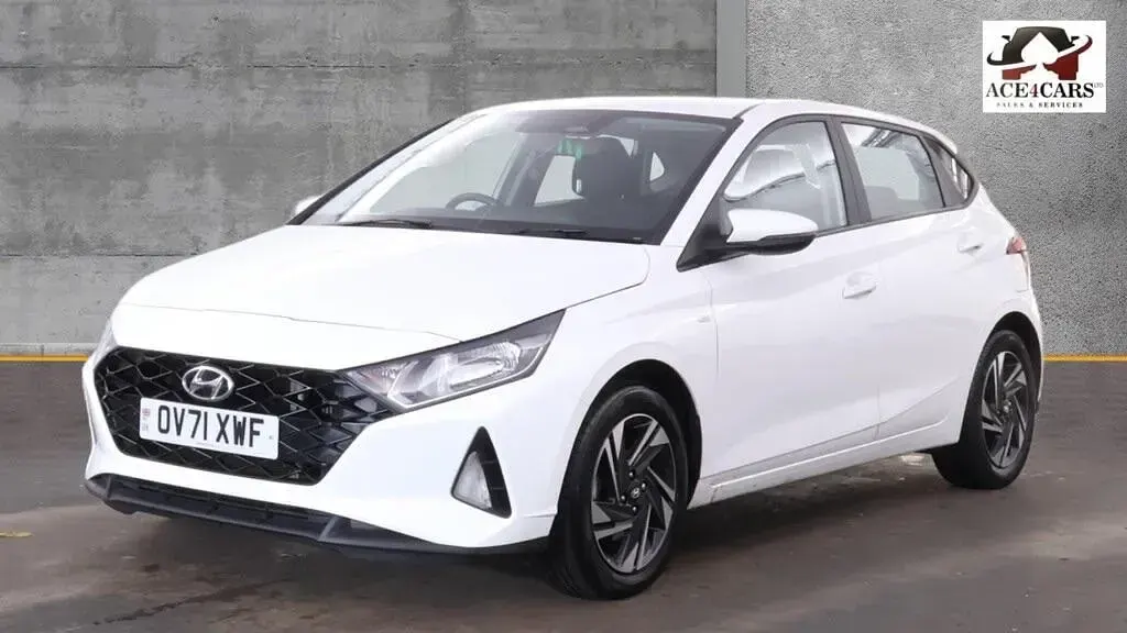Used Hyundai i20 SE 98 HP (72 kW) 2021 White Hatchback