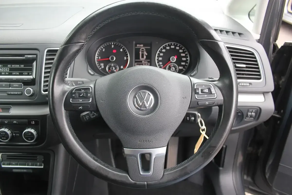 Used VW Sharan SE 140 HP (102 kW) 2015 Grey MPV