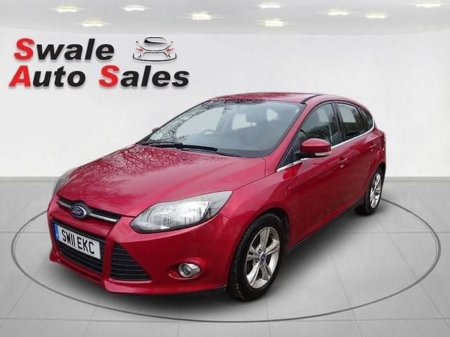 Used Ford Focus Zetec 115 HP (84 kW) 2011 Red Hatchback