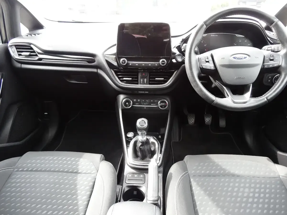 Used Ford Fiesta Titanium 125 HP (91 kW) 2017 Black Hatchback