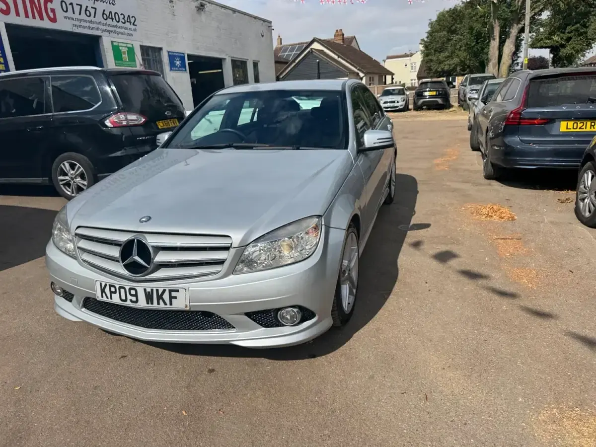 Used Mercedes C200 2009 Silver Sedan