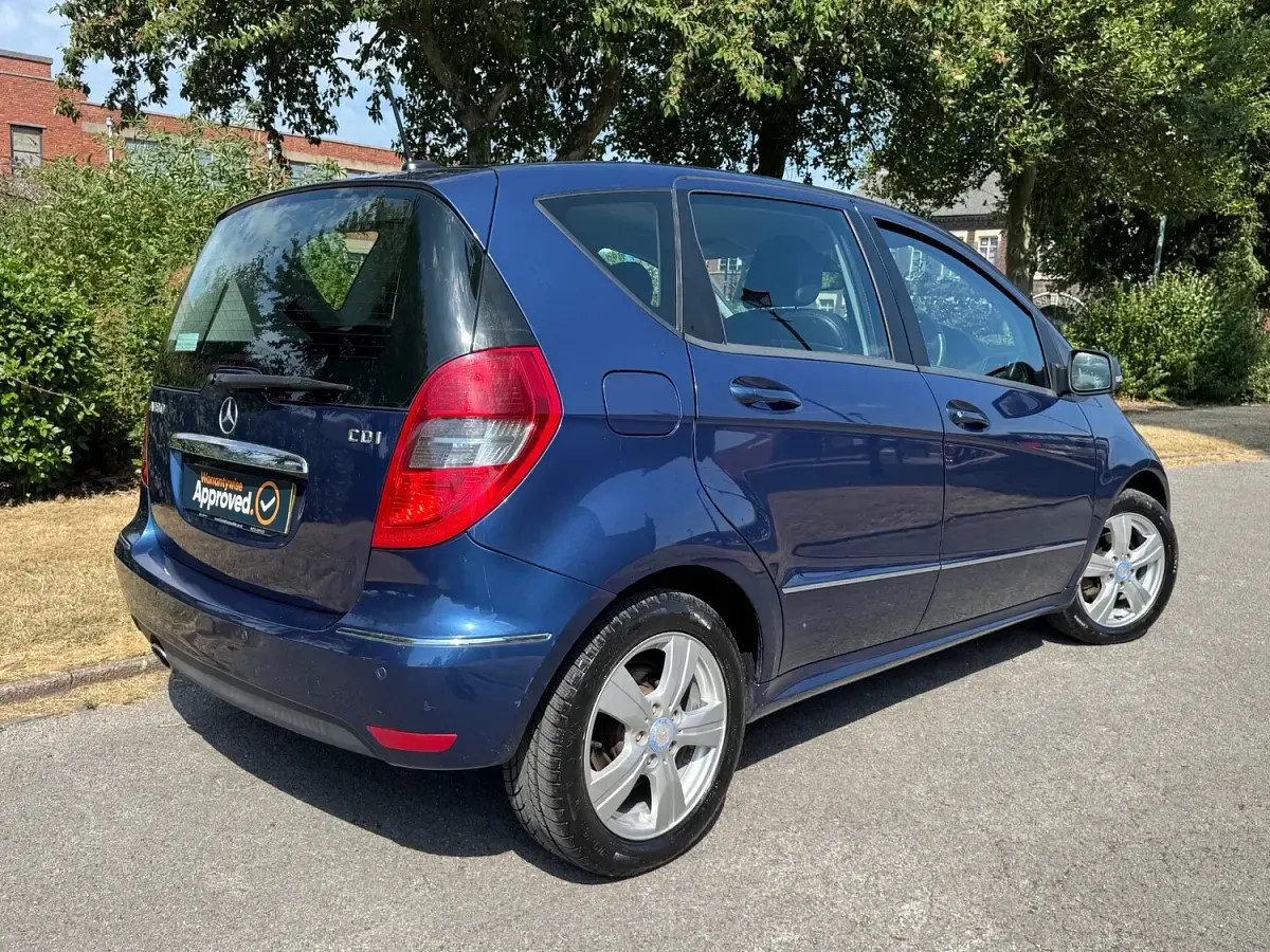 Used Mercedes A180 Avantgarde 2012 Blue Hatchback