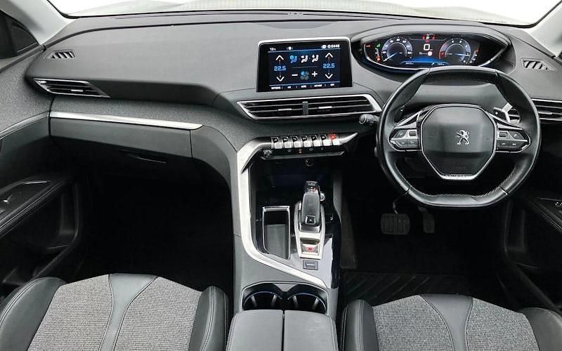 Used Peugeot 5008 Allure 131 HP (96 kW) 2019 White Estate