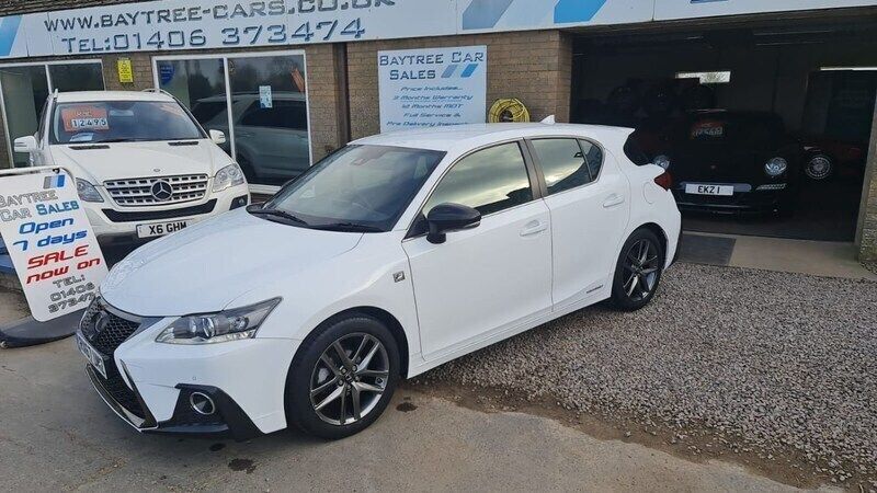 White Used 2017 Lexus CT200h Sport Line Hatchback | £14,995 (Fair price) - Image 1/4