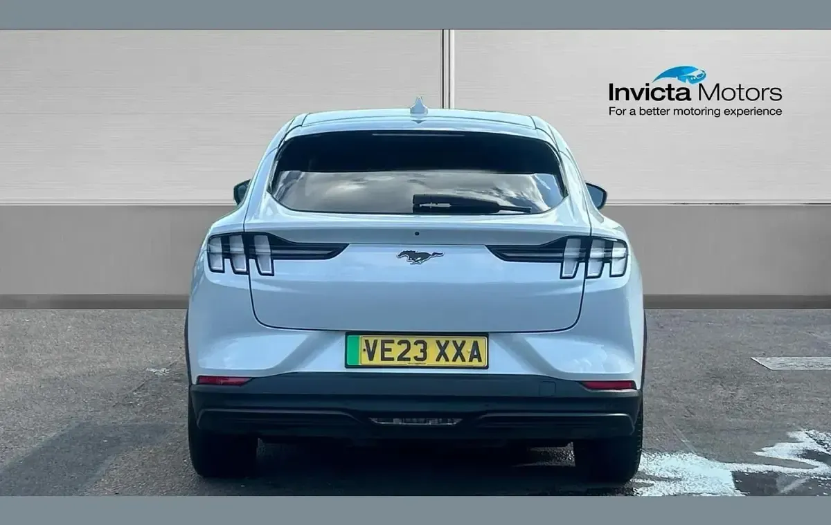 Used Ford Mustang Mach-E Standard Range 197 kW (269 HP) 2023 White SUV