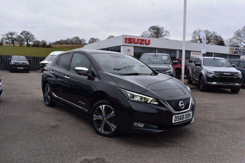 Black Used 2018 Nissan Leaf Tekna Hatchback | £8,482 (Fair price) - Image 1/3