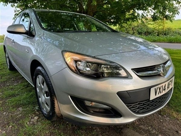 Silver Used 2014 Vauxhall Astra S Hatchback | £2,995 (Good price) - Image 1/1