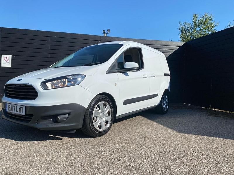 White Used 2017 Ford Transit Trend Van | £3,995 (Good price) - Image 1/4