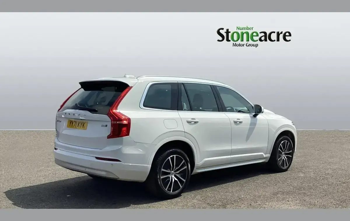 Used Volvo XC90 Momentum 232 HP (170 kW) 2021 White SUV