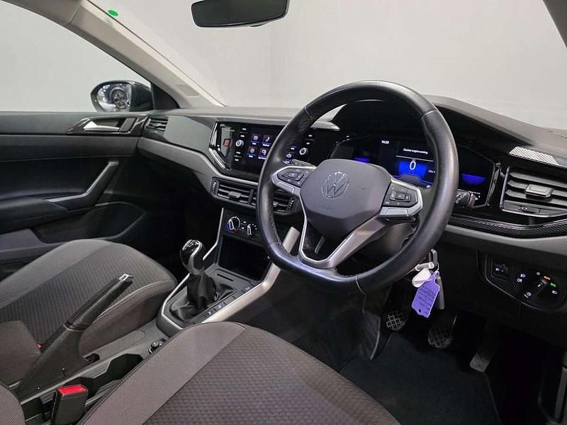 Used VW Taigo Life 94 HP (69 kW) 2022 Black SUV