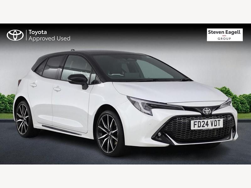 Used Toyota Corolla Sport 196 HP (144 kW) 2024 White/black Hatchback