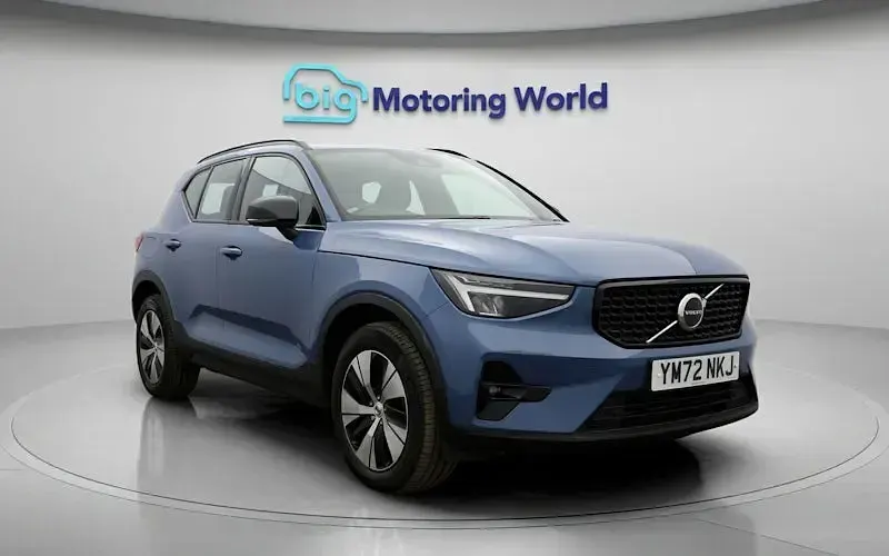 Usado Volvo XC40 Plus 211 HP (155 kW) 2023 Azul SUV