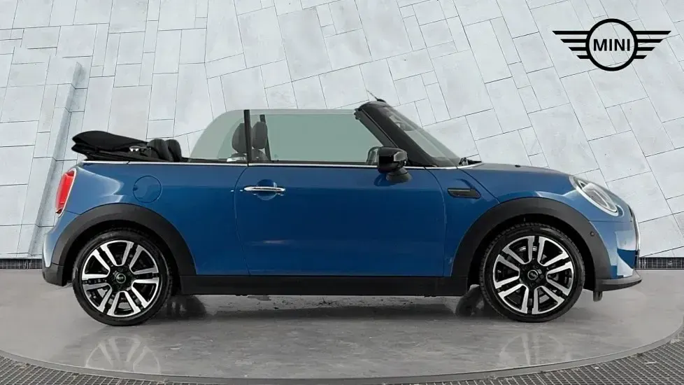 Used Mini Cooper Cabriolet Exclusive 134 HP (98 kW) 2023 Blue Cabriolet
