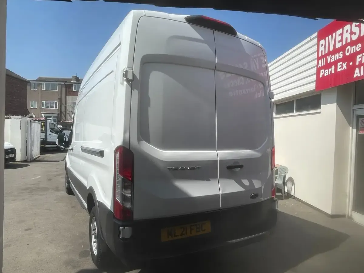 Used Ford Transit 130 HP (95 kW) 2021 White Van
