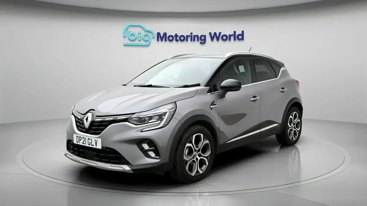 Used Renault Captur Version S 140 HP (102 kW) 2021 Grey/black SUV