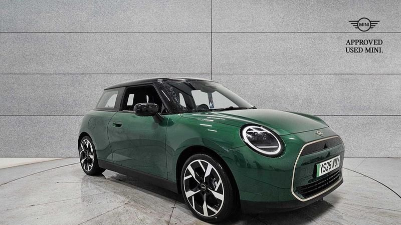 Green New 2025 Mini Cooper Hatch Hatchback | £27,723 (Super price) - Image 1/4