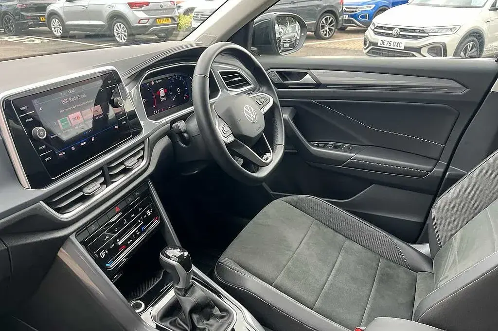 Used VW T-Roc Style 150 HP (110 kW) 2025 Black SUV
