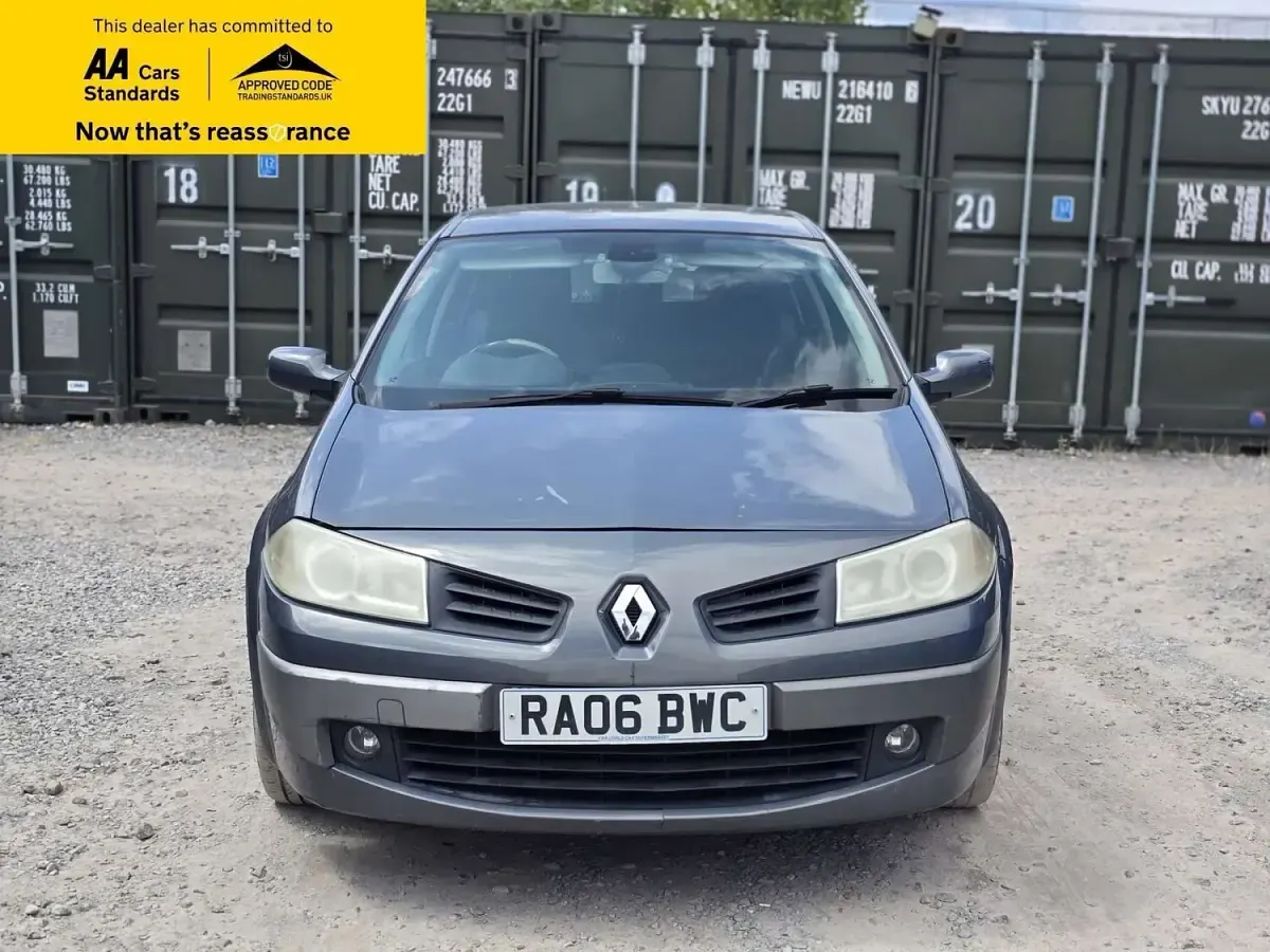 Used Renault Mégane II Dynamique 111 HP (81 kW) 2006 Grey Hatchback