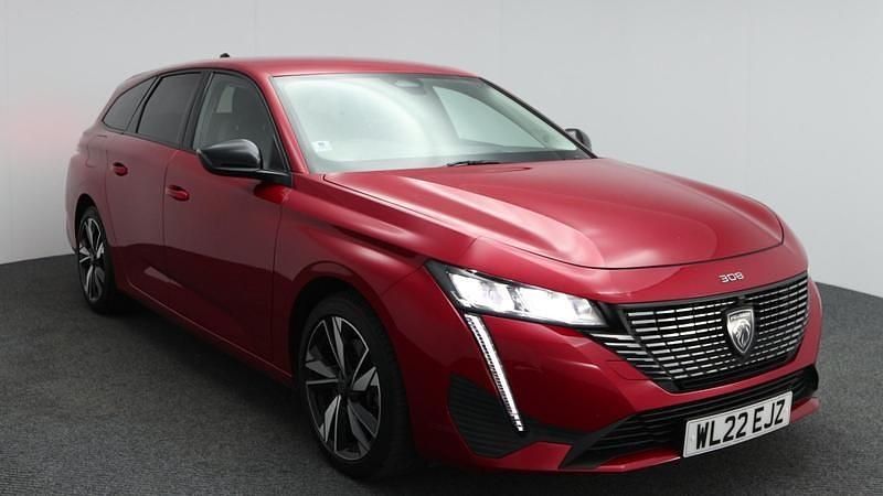 Used Peugeot 308 Allure 130 HP (95 kW) 2022 Red Estate