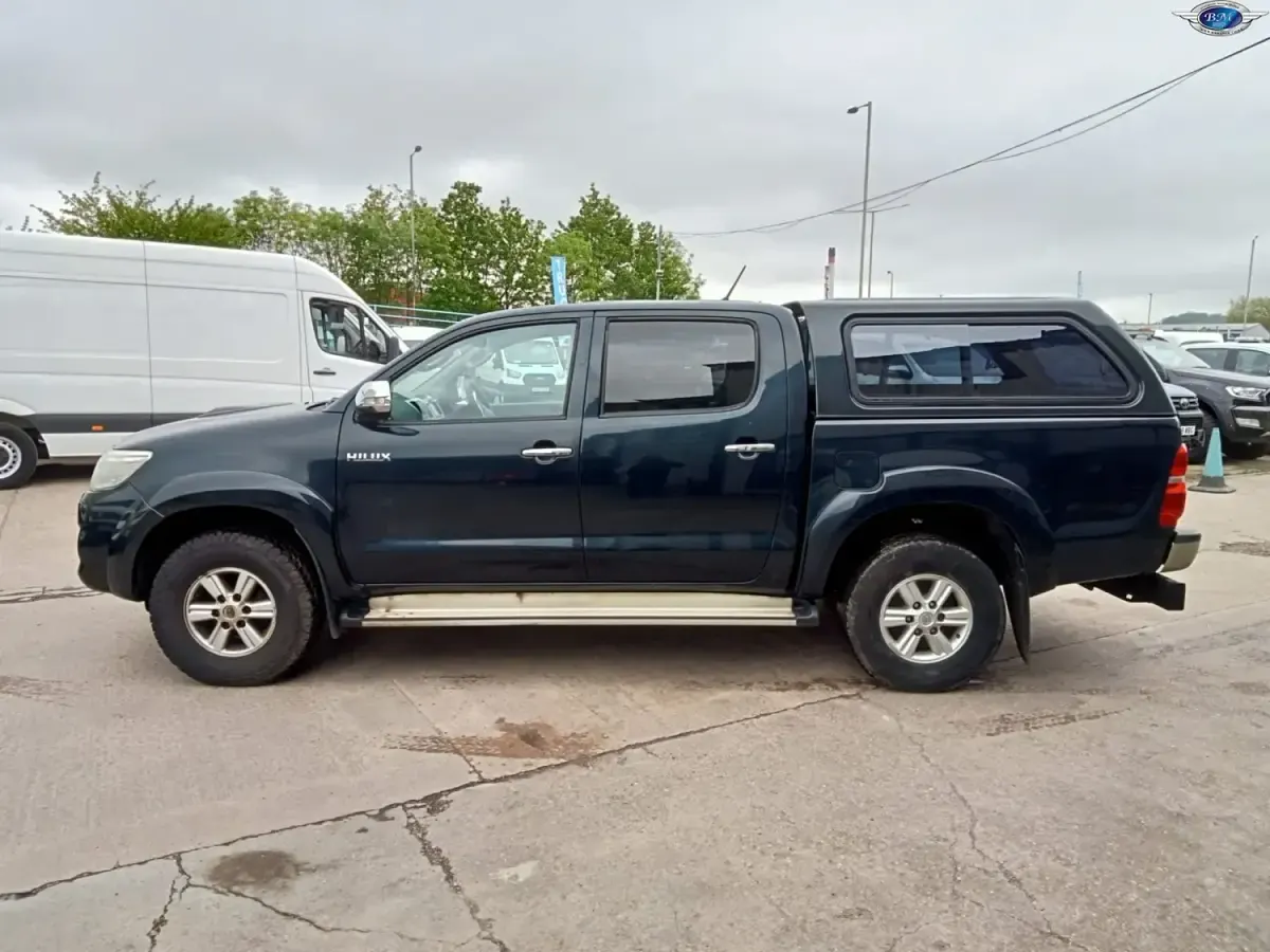 Używany Toyota HiLux 144 KM (105 kW) 2012 Szary Pickup