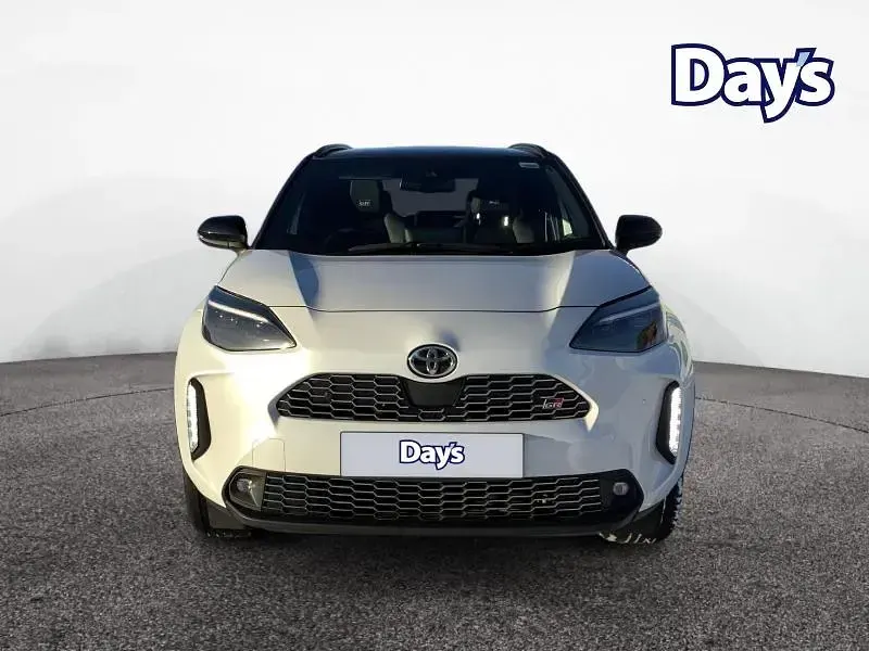 Used Toyota Yaris Cross Sport 116 HP (85 kW) 2023 White SUV