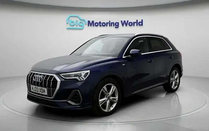Używany Audi Q3 S-Line 150 KM (110 kW) 2023 Niebieski SUV