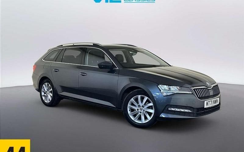 Used Skoda Superb SE Technology 150 HP (110 kW) 2022 Grey Estate
