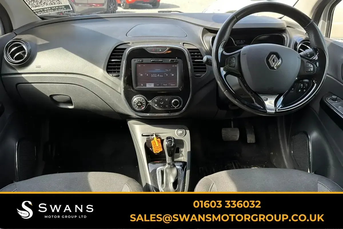 Used Renault Captur Dynamique 90 HP (66 kW) 2015 Silver SUV