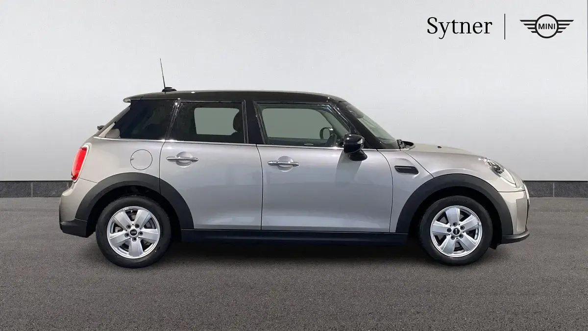 Used Mini Cooper Classic 134 HP (98 kW) 2023 Silver Hatchback