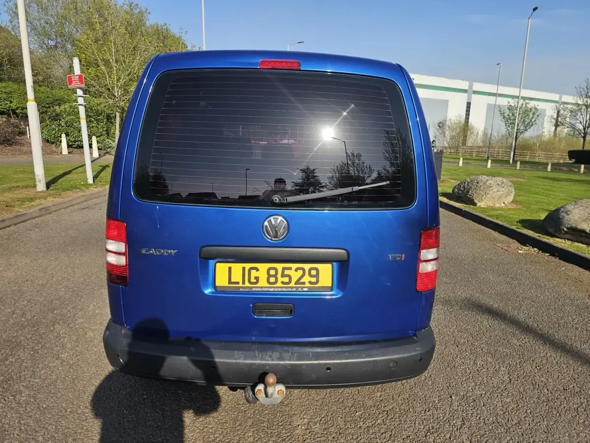 Second-hand VW Caddy Life 2013 Albastru Monovolum