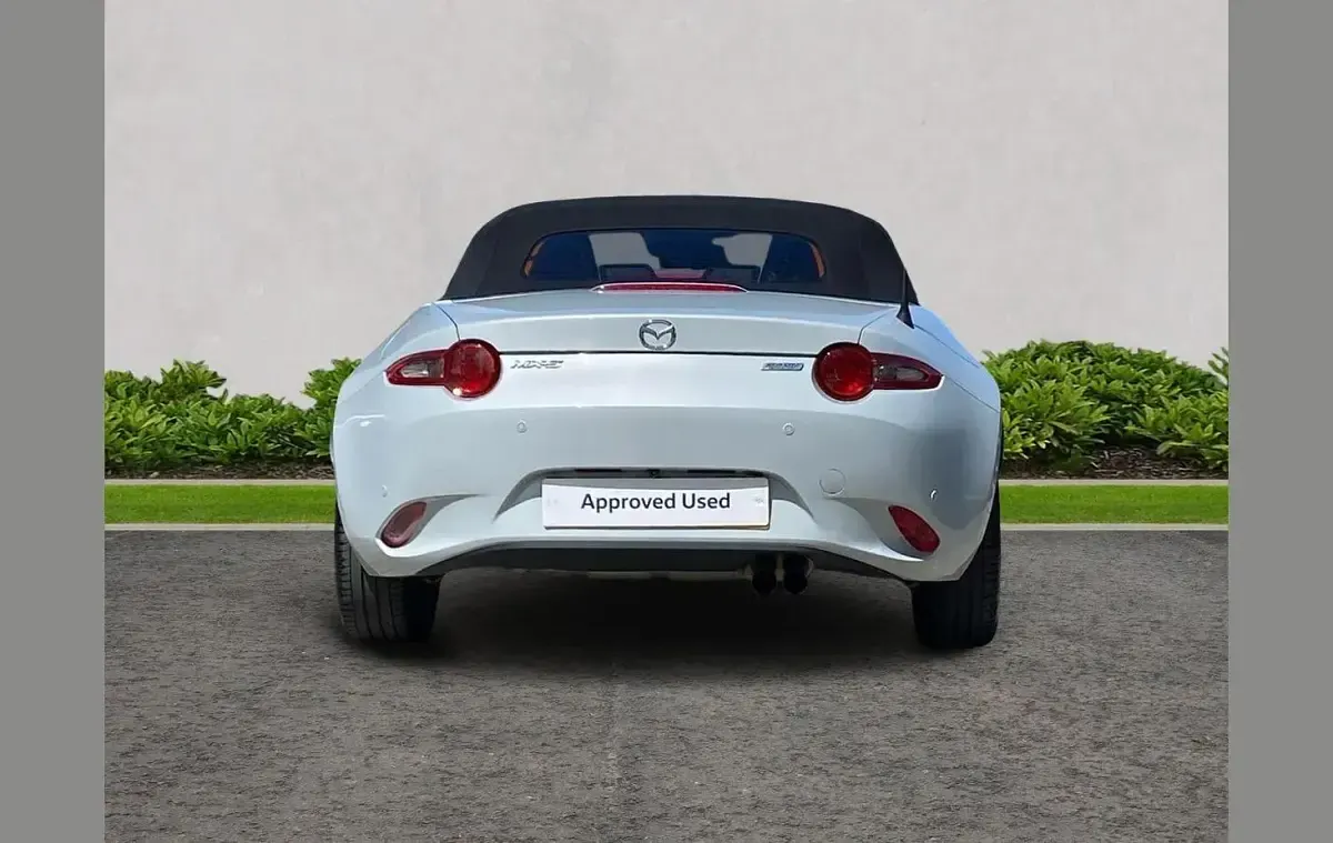 Begagnad Mazda MX5 Inclusive 160 HK (117 kW) 2016 Silver Cab