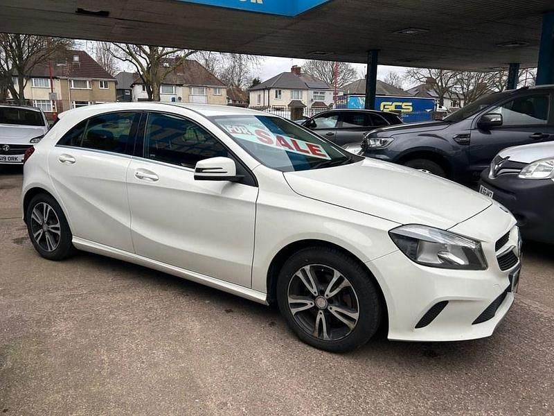 Used Mercedes A180 SE 121 HP (88 kW) 2016 White Hatchback