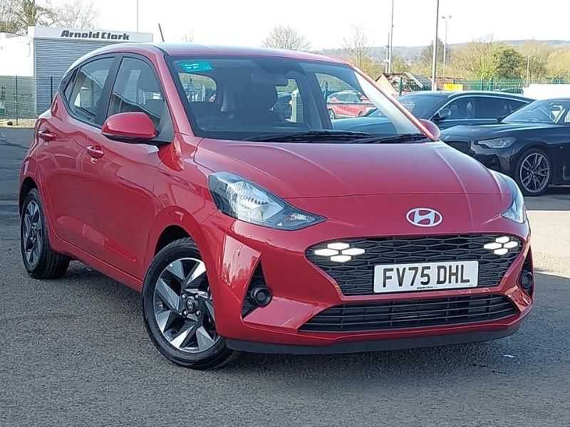 Used Hyundai i10 Advanced 63 HP (46 kW) 2025 Red Hatchback