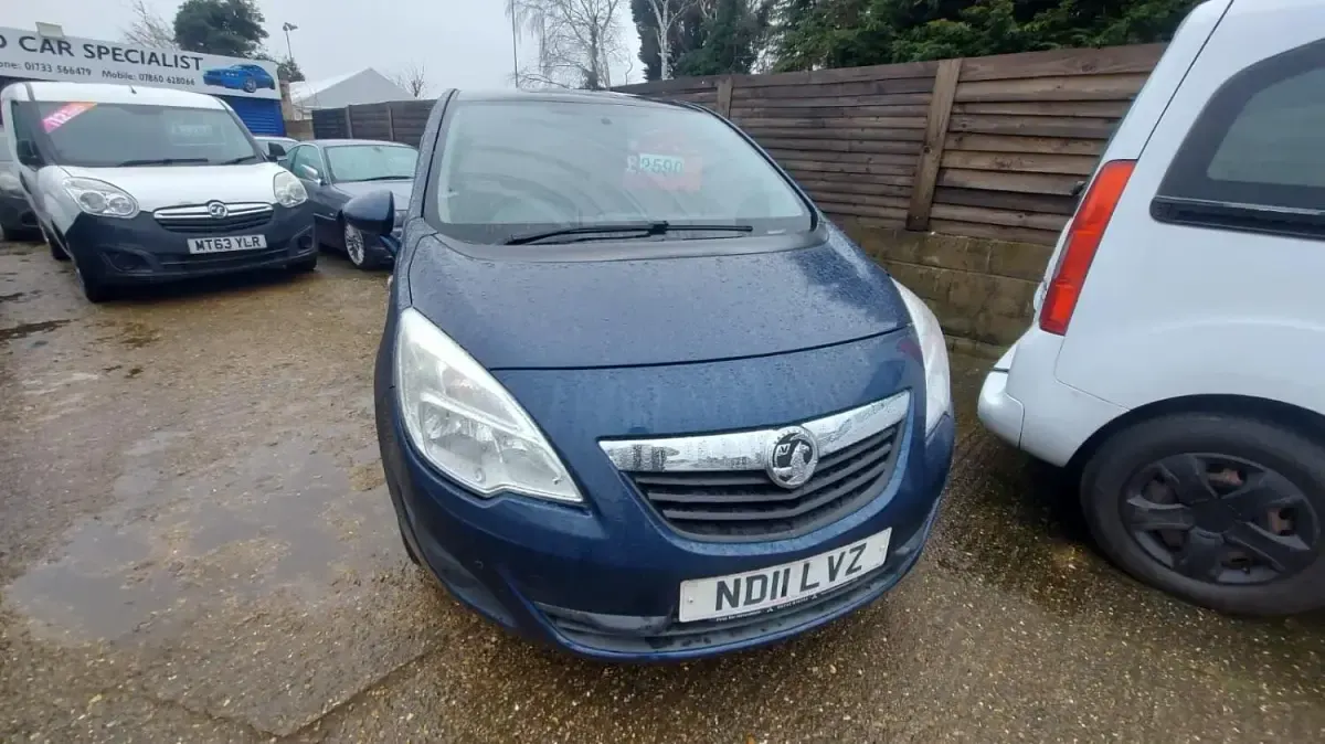 Used Vauxhall Meriva 100 HP (73 kW) 2011 Blue MPV