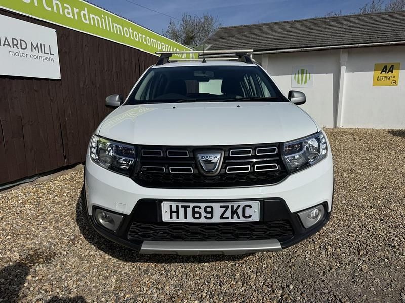 Used Dacia Sandero Essentiel 90 HP (66 kW) 2020 White Hatchback