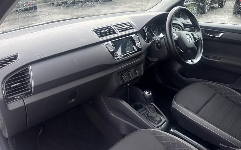 Used Skoda Fabia Colour Edition 95 HP (69 kW) 2021 White Hatchback