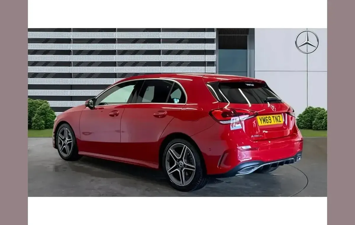 Used Mercedes A180 Executive 116 HP (85 kW) 2019 Red Hatchback