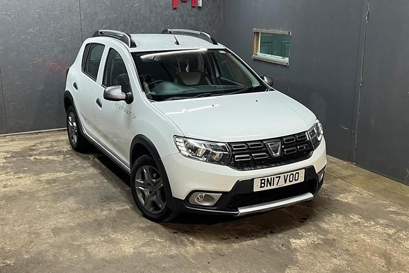 White Used 2017 Dacia Sandero Lauréate Hatchback | £4,490 (Good price) - Image 1/1