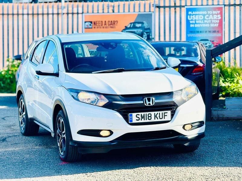 White Used 2018 Honda HR-V SE SUV | £12,495 (Fair price) - Image 1/4