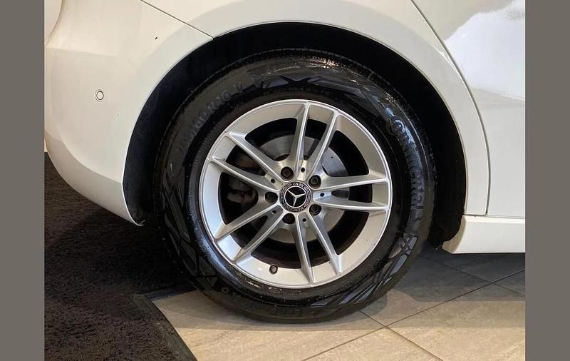 Used Mercedes A180 Executive 116 HP (85 kW) 2019 White Hatchback
