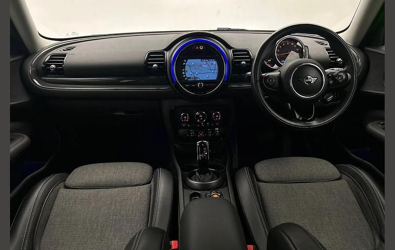 Used Mini Cooper Clubman 147 HP (108 kW) 2018 Blue Estate