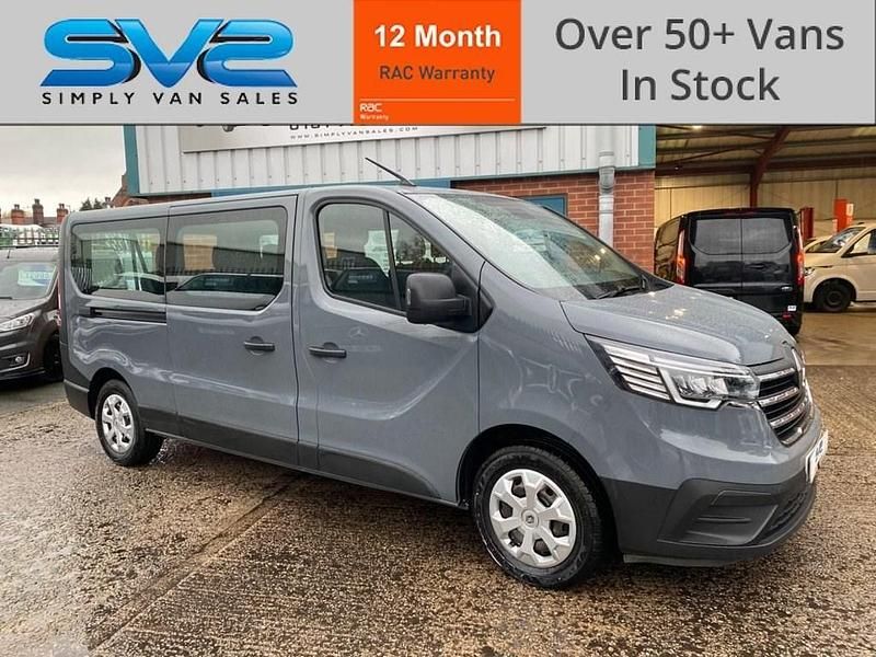 Grey Used 2022 Renault Trafic Urban MPV | £16,750 (Fair price) - Image 1/4