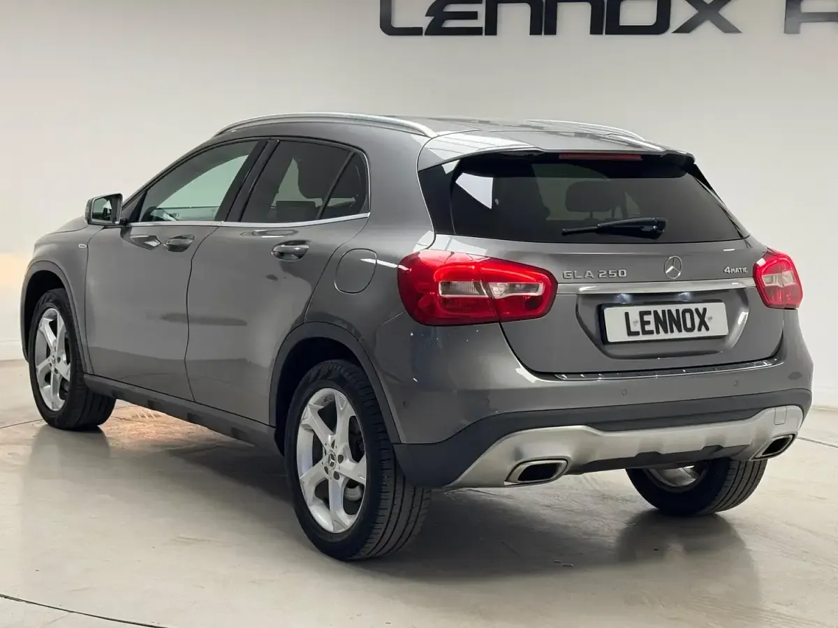 Used Mercedes GLA250 Executive 211 HP (155 kW) 2018 Grey SUV