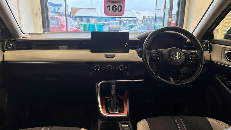 Used Honda HR-V Advance 131 HP (96 kW) 2023 Beige SUV